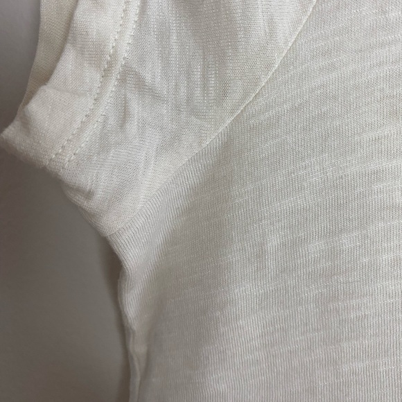 Banana republic with t-shirt with graphic design. - Picture 6 of 7